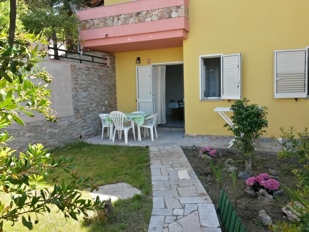 Casa Vacanze "La Caldosa" Badesi Exterior photo