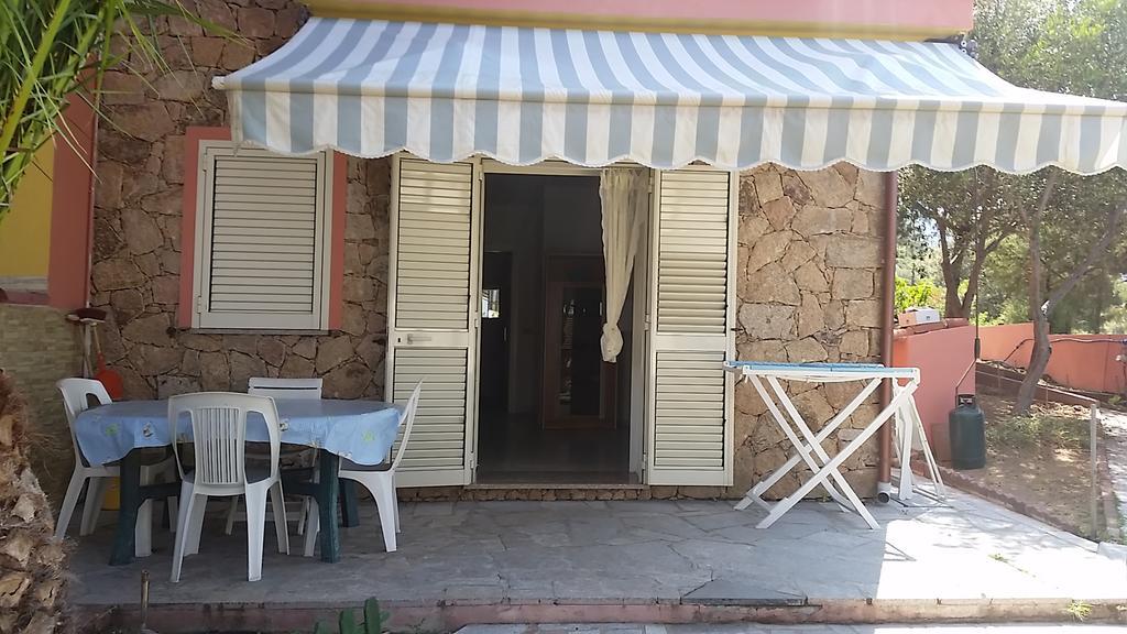 Casa Vacanze "La Caldosa" Badesi Exterior photo