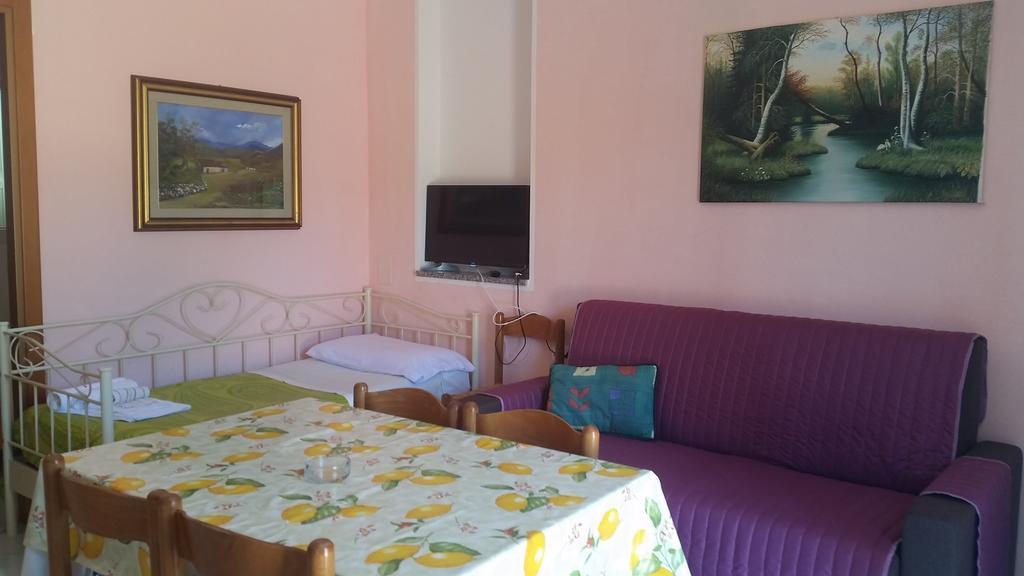 Casa Vacanze "La Caldosa" Badesi Exterior photo