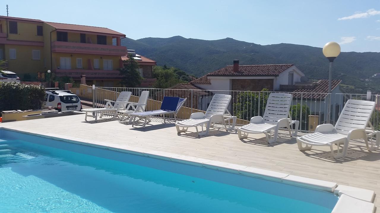 Casa Vacanze "La Caldosa" Badesi Exterior photo
