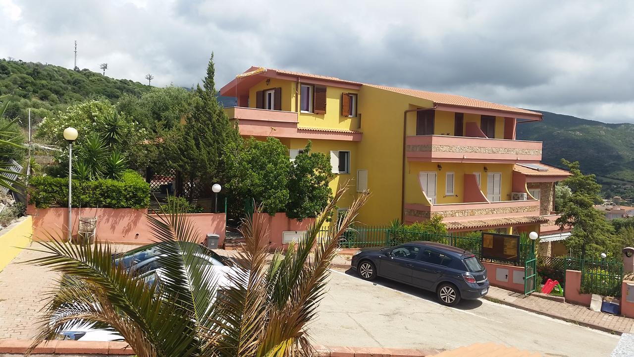 Casa Vacanze "La Caldosa" Badesi Exterior photo